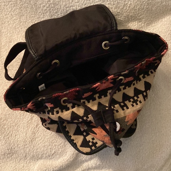 Quilted printed backpack - Picture 2 of 5